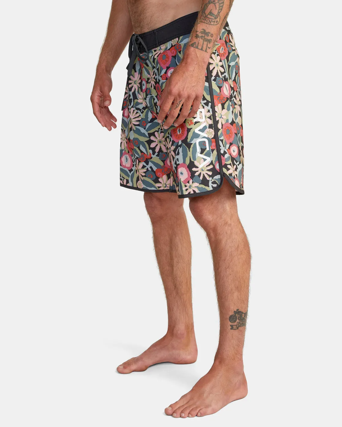 Eastern 18" Boardshorts - Black Multi