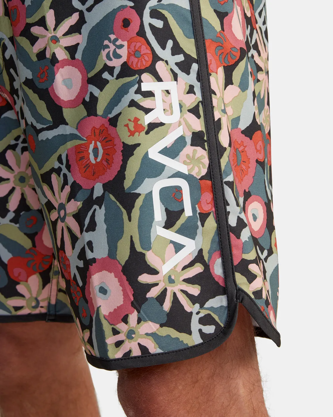 Eastern 18" Boardshorts - Black Multi